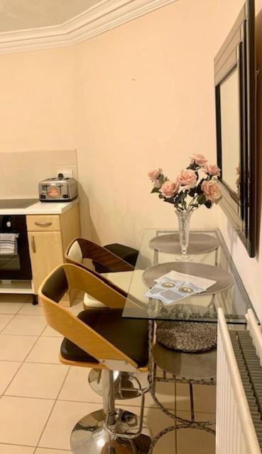 Central Spacious City Apartment Дарем Екстер'єр фото